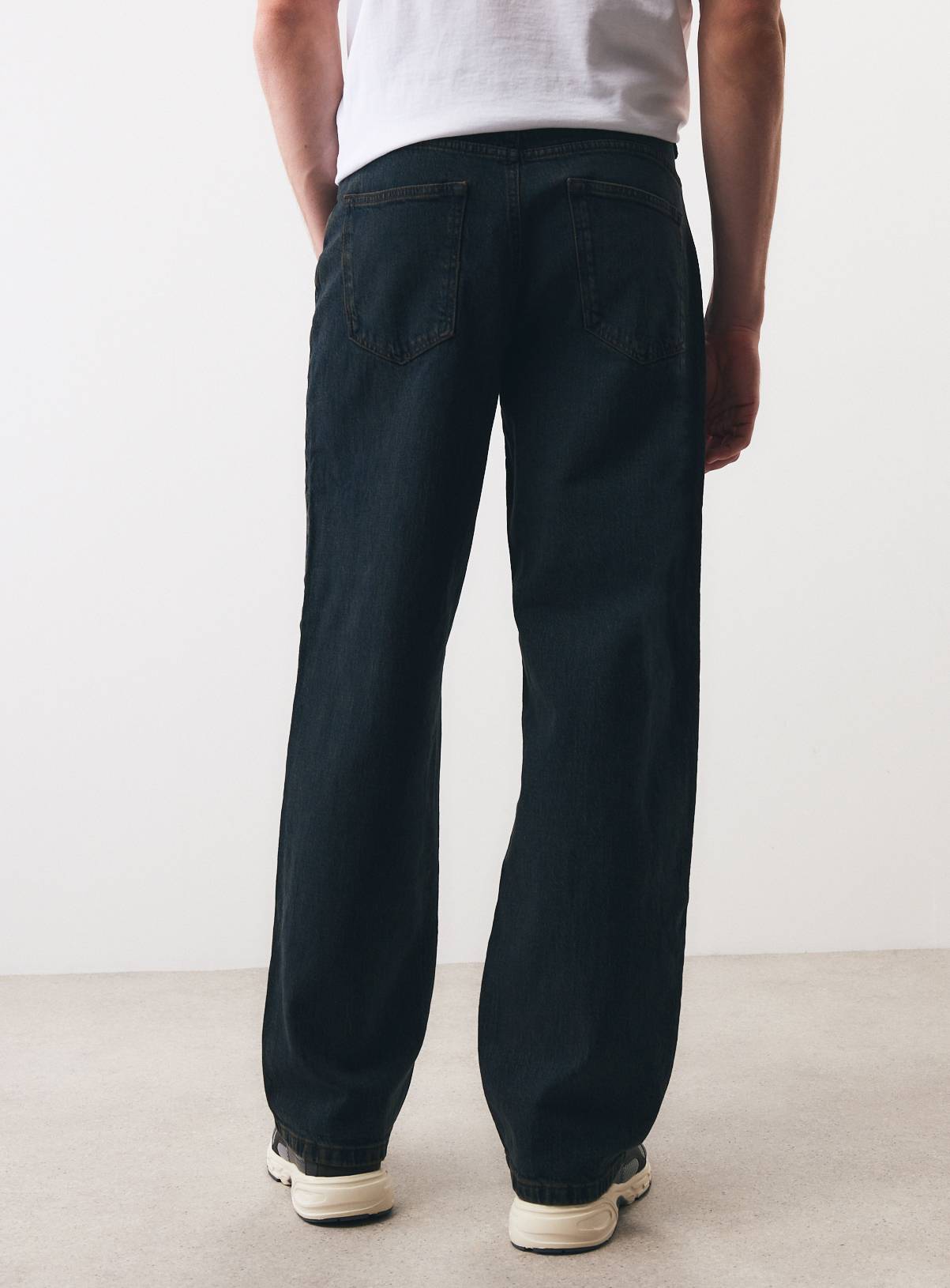 Dark Denim Tint Relaxed Straight Jeans 44L - Image 5